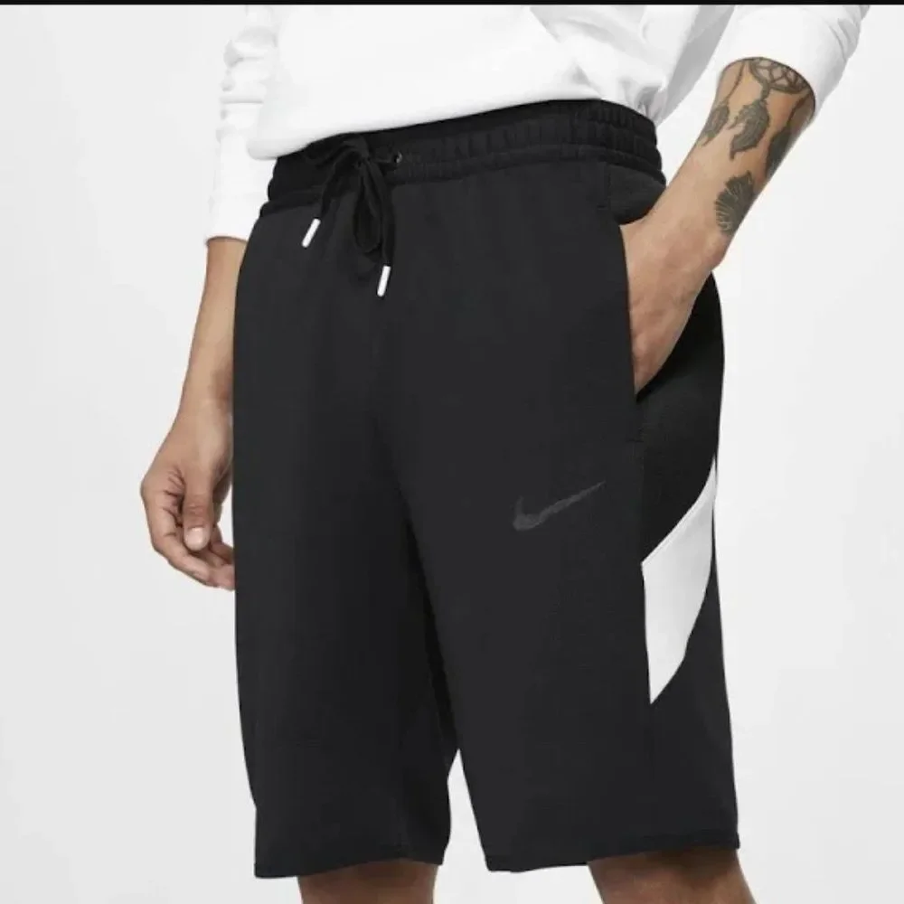 Nike Therma Flex Showtime Basketball Shorts  // AJ6320-010 // Small // NEW - Picture 2 of 16